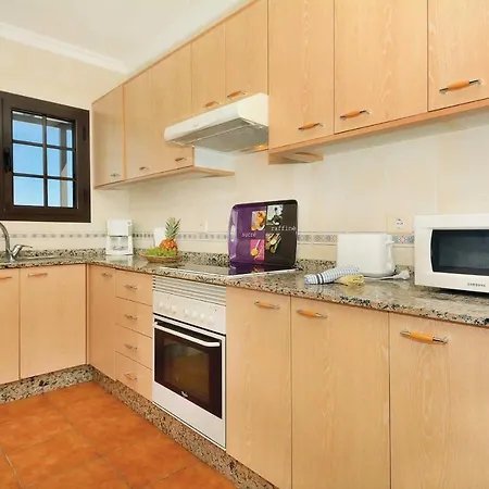 Villa Puerto Del Carmen Sleeps 6 Wifi