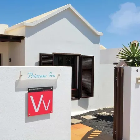 Puerto Del Carmen Sleeps 6 Wifi Vila